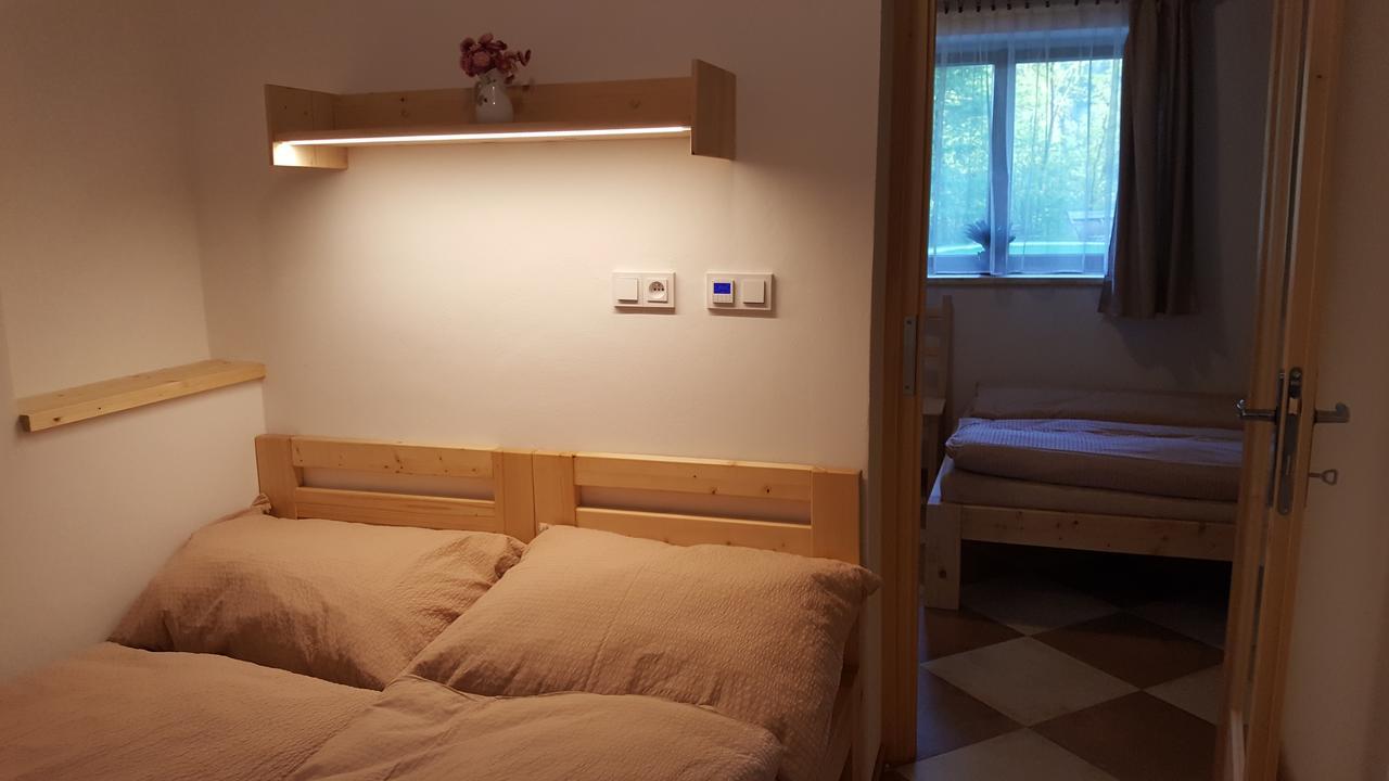 Dum Bratri Capku Hotel Budislav  Exterior photo